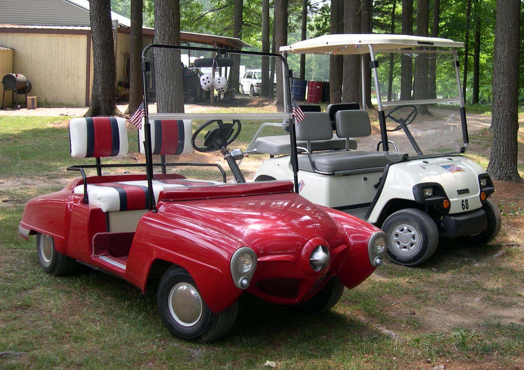 Try DecoratingYour Golf Cart and Get in the Holiday Spirit 